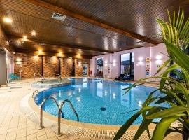 Scotland's Spa Hotel，位于皮特洛赫里的带按摩浴缸的酒店