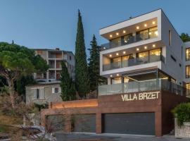 Villa Brzet - Luxury Boutique Apartments，位于奥米什的带泳池的酒店