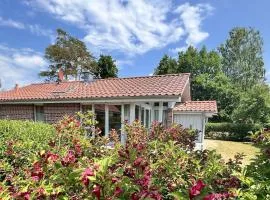 Mueritz-Ferienhaus-Wiesenblick-|-Garten-Sauna-Kamin-und-Boot-|-200-Meter-zur-Mueritz