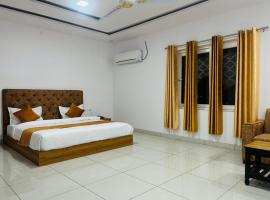 Hotel Surya Inn，位于Pātolī的酒店