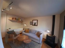 Acogedor estudio con terraza Besiberri 4，位于普拉德埃米塔的公寓