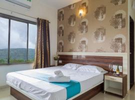 Hill View Bungalow,Mahabaleshwar With Private Swimming Pool，位于马哈巴莱斯赫瓦尔的乡村别墅