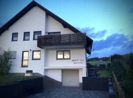 Ferienwohnung "Apartment Paul" Eppelborn - Stilvolles Apartment mit Terrasse, Parkplatz & zentrale Lage，位于艾珀伯恩的酒店
