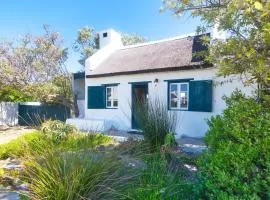 Le Petit Cottage In Langezandt Struisbaai