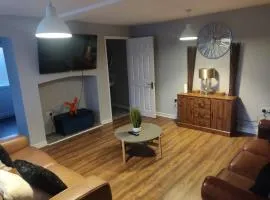 Quiet & Relaxing 2-bedroom apartment - Free parking & Pets welcome