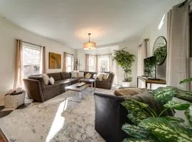 Peninsula Paradise - Walk to Hiking and Shopping!