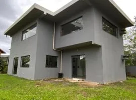 Casa com quintal grande