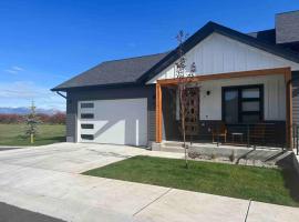 Awesome New Bozeman Townhome - Centrally Located，位于博兹曼的酒店