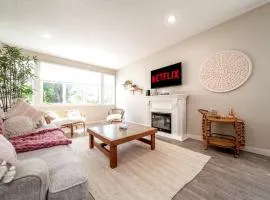 BoHo Vibes - Patio & BBQ - King Bed - Garage Parking