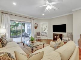 Brand New Listing: Comfy, Stylish & Convenient South Island Townhome!，位于Riverview的公寓