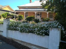 Book Keepers Cottage，位于Waikerie的别墅