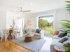 Fleur de Chalet - Pet Friendly - 10 Mins Walk to Beach