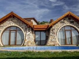 Amazing Stone House with Private Pool in Iznik，位于İznik的乡村别墅