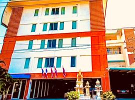 นวนคร ออมสินอพาร์ตเมนต์ ติดห้างบิกซี Navanakorn Aomsin hotel near shopping mall,snooker and club，位于Ban Lam Rua Taek的酒店