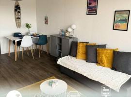 Cap Ocean Appartement T2 cosy avec balcon à 1 min de l'océan，位于卡布勒通的酒店