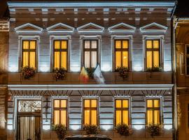 CASA CHITIC - HOTEL & RESTAURANT- Str Nicolae Balcescu 13，位于布拉索夫的酒店