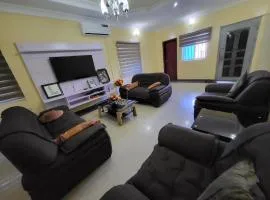 Entire 3 Bedroom Bungalow - Home away from home