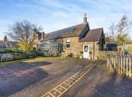 The School Rooms，位于West Woodburn的带停车场的酒店