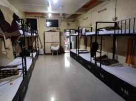 Prerna Lodge, Solapur，位于索拉普的酒店