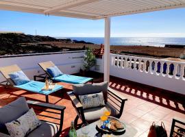 Casa Romantica with ocean view，位于阿尔卡拉的酒店