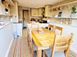 Jackdaw Cottage-Beautiful Cottage, Town Centre，位于温伯恩大教堂的酒店