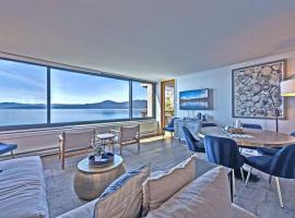 Luxurious Lakefront Condo with Lake Views in Brockway Springs Resort Close to Slopes，位于国王海滩的度假村