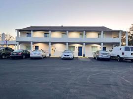 Motel 6 Williamstown，位于威廉斯敦的酒店