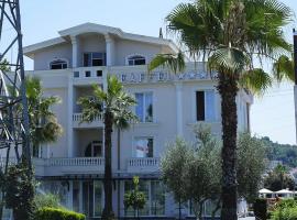 Hotel Eiffel，位于地拉那的酒店