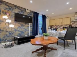 The Kenilworth Spacious 2-bedroom w/ Free Parking by Sublime Stays，位于Spon End的酒店