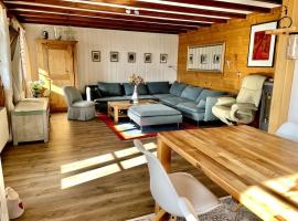 Chalet an sonniger aussichtsreicher Lage，位于Mund的酒店