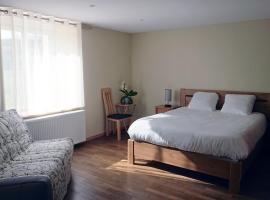 Cosy country. Access to Burgundy/Lorraine/Alsace，位于Graffigny-Chemin的酒店