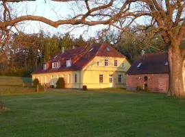 Gut Rattelvitz - Galerie West