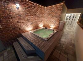 Hermoso Penthouse con jacuzzi en terraza，位于利马的酒店