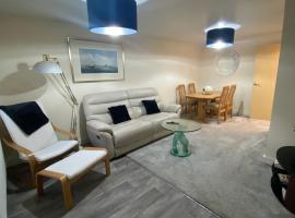 Lovely 2 bed apartment in Crosby，位于利物浦的海滩酒店