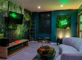 Tropical Jungle Loveroom Pau centre