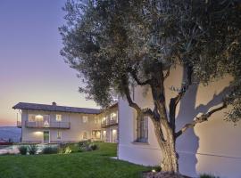 Tenuta Bussia - Wine Relais & Spa，位于蒙福特达尔巴的酒店