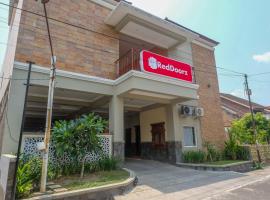 RedDoorz Syariah @ Klodran Solo，位于Kadipiro的酒店