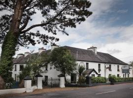 The Glenbeigh Hotel，位于格伦贝赫Kerry Bog Village Museum附近的酒店