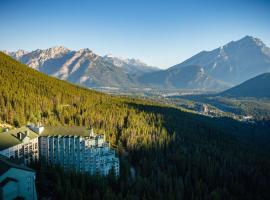 The Rimrock Resort Hotel Banff，位于班夫Banff Gondola附近的酒店