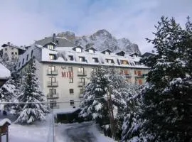 Apartamentos Midi 3000