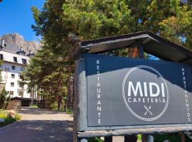 Apartamentos Midi 3000，位于福米加尔的酒店