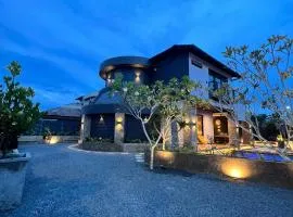 LA Villas Kuantan Private Pool,Near Beach,BBQ,Karaoke