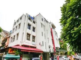 FabHotel Blue Moon Home Stay
