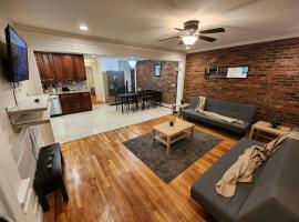 Stylish 3 bed, minutes to NYC!，位于泽西市的公寓