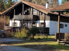 Ferienhaus MARIA im Waldferiendorf，位于雷根的酒店