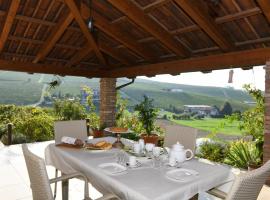 Agriturismo EdMo，位于郎世宁蒂内拉的带停车场的酒店