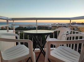 Hercules Paradise 531 Apartamento con vistas al mar Mediterráneo en Benalmádena a pasos del centro y su vibrante Zona Comercial disfruta de una experiencia única en la Costa del Sol Málaga Andalucía well-connected to the airport，位于贝纳尔马德纳的宠物友好酒店