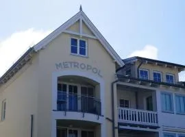 Maritim eingerichtete Fewo mit Balkon, 2 Fernsehern