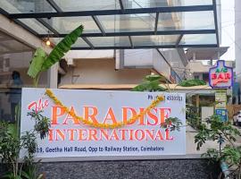 THE PARADISE INTERNATIONAL，位于哥印拜陀的带按摩浴缸的酒店