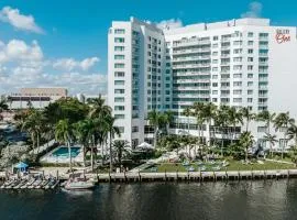 Waterview Condo- Spacious 2 bedroom - Central - Steps to Beach